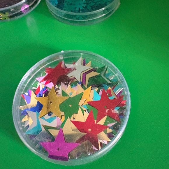 Multicolored Shaped Glitter - 7 0.5 oz containers plus 0.2 oz - Picture 7 of 10